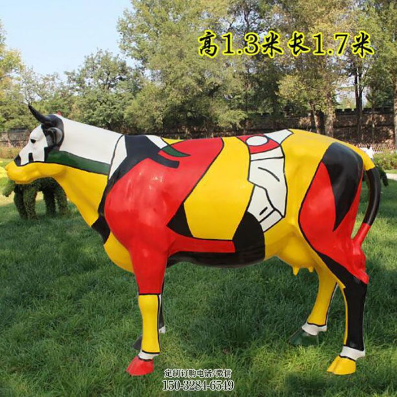 玻璃钢牛雕塑底座 动物雕塑主题定做 广场景观牛雕塑供给